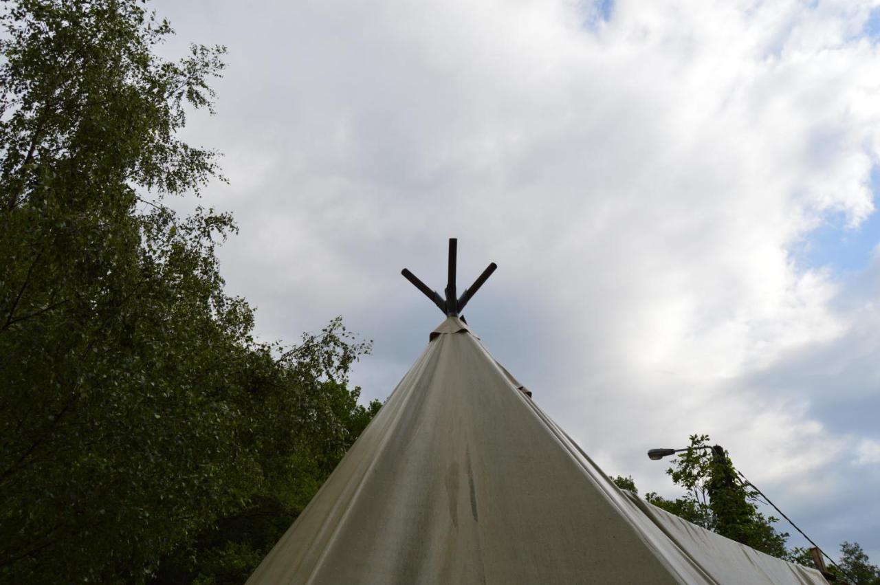 Camping Le Canada-Insolite Chiny Zewnętrze zdjęcie