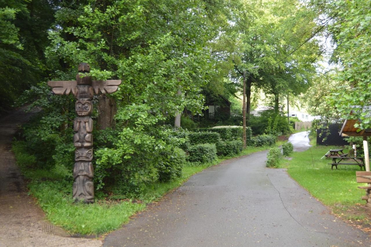 Camping Le Canada-Insolite Chiny Zewnętrze zdjęcie
