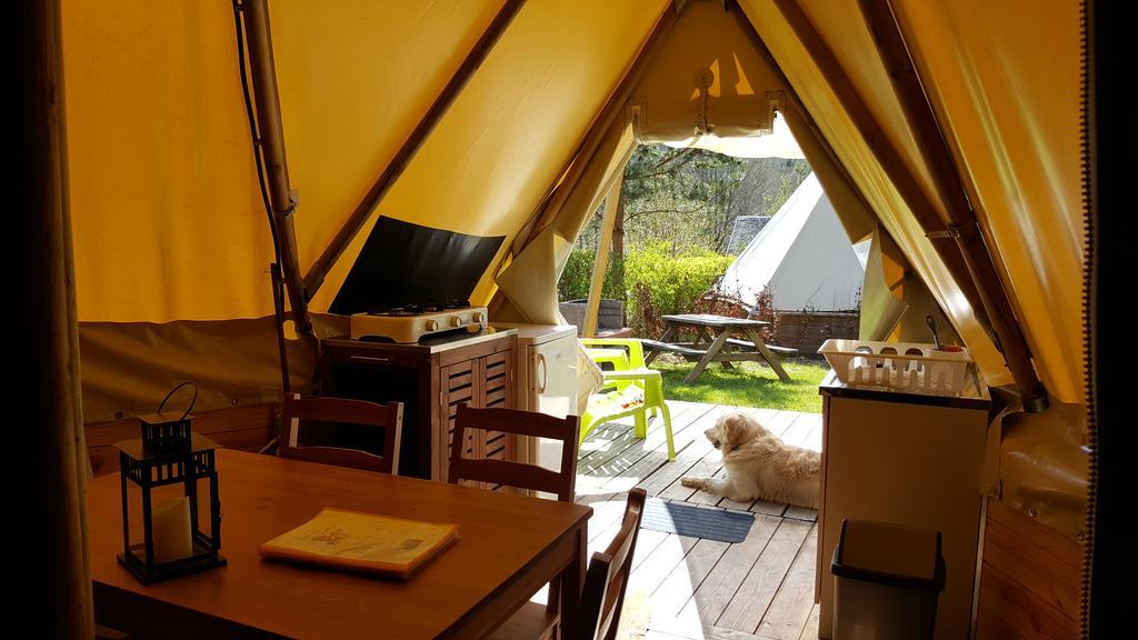 Camping Le Canada-Insolite Chiny Zewnętrze zdjęcie